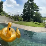 Beheizbarer Pool - Zentral & Modern Mit Elbzugang!